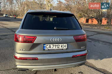 Позашляховик / Кросовер Audi Q7 2016 в 