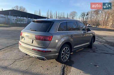 Позашляховик / Кросовер Audi Q7 2016 в 