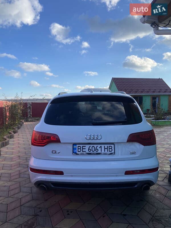 Внедорожник / Кроссовер Audi Q7 2014 в 