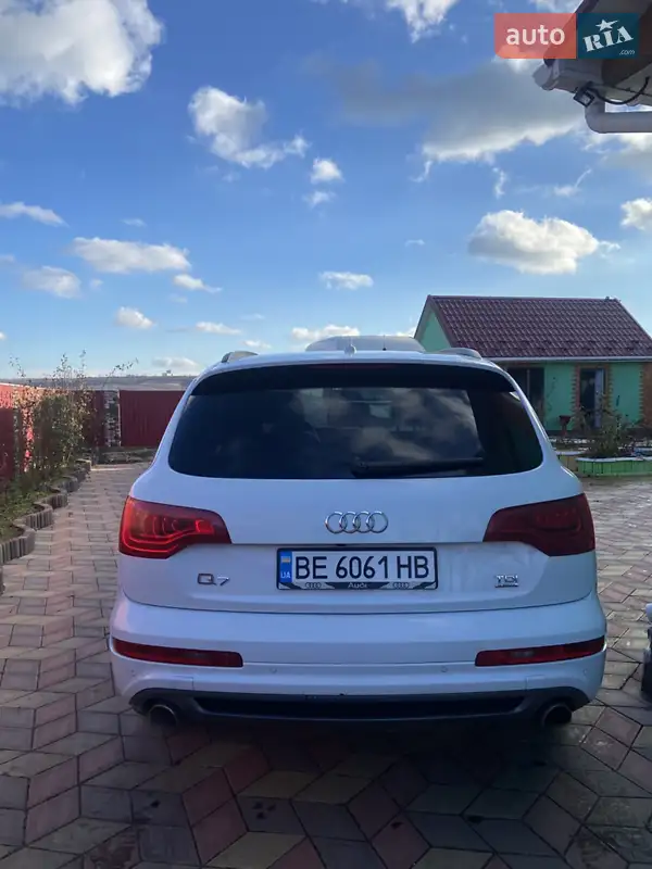 Внедорожник / Кроссовер Audi Q7 2014 в 