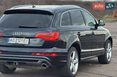 Позашляховик / Кросовер Audi Q7 2010 в Ужгороді