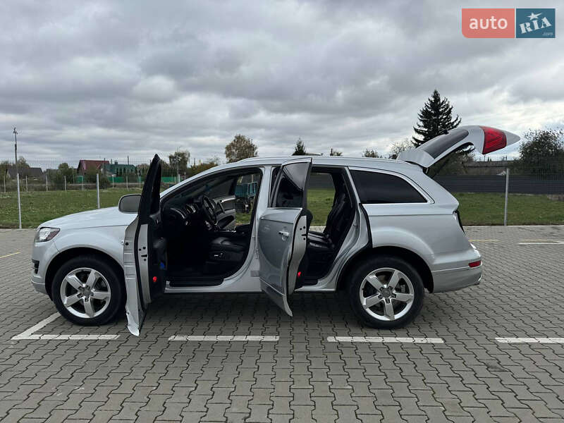 Позашляховик / Кросовер Audi Q7 2012 в Нововолинську