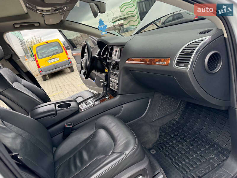 Позашляховик / Кросовер Audi Q7 2012 в Нововолинську