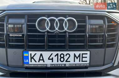Позашляховик / Кросовер Audi Q7 2021 в 