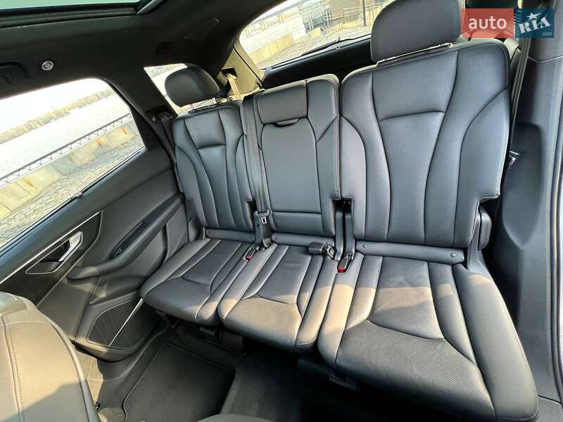 Внедорожник / Кроссовер Audi Q7 2021 в Киеве