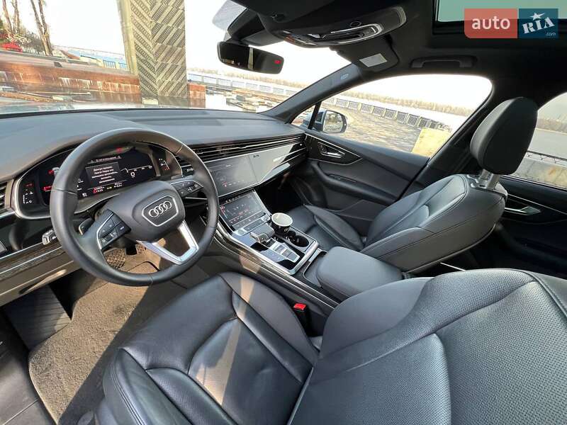Внедорожник / Кроссовер Audi Q7 2021 в Киеве