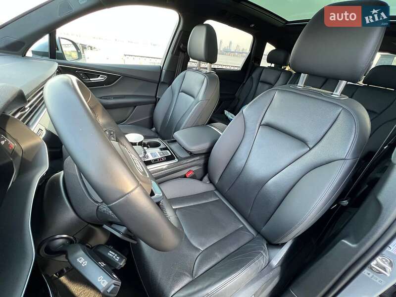 Внедорожник / Кроссовер Audi Q7 2021 в Киеве
