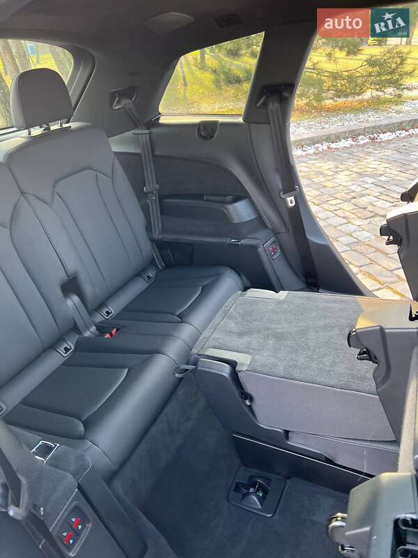 Внедорожник / Кроссовер Audi Q7 2021 в Киеве