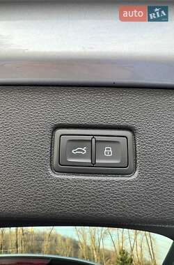 Позашляховик / Кросовер Audi Q7 2021 в 