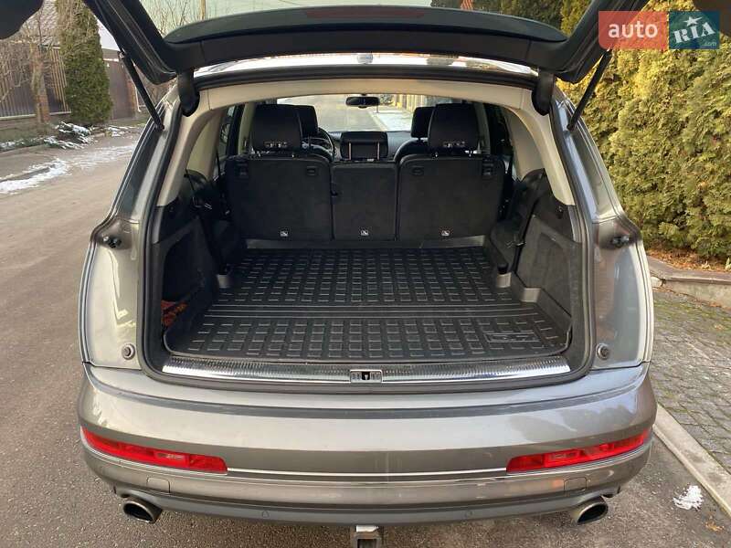 Внедорожник / Кроссовер Audi Q7 2015 в Киеве