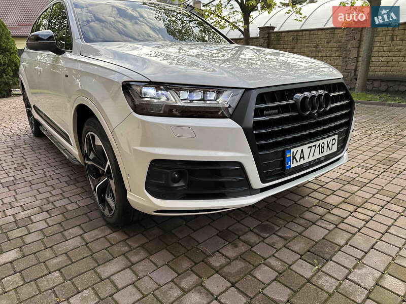 Внедорожник / Кроссовер Audi Q7 2017 в Киеве