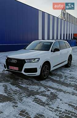 Позашляховик / Кросовер Audi Q7 2017 в Дубні