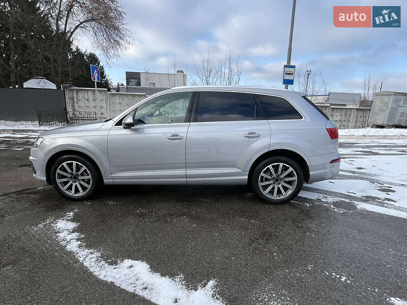 Внедорожник / Кроссовер Audi Q7 2018 в Ровно