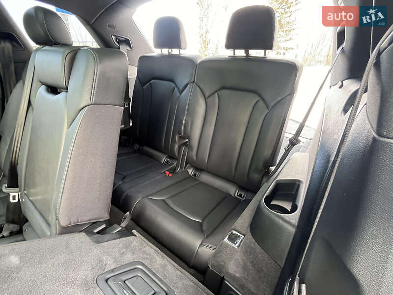 Внедорожник / Кроссовер Audi Q7 2018 в Ровно