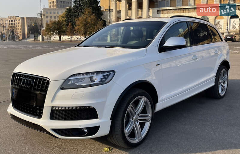 Внедорожник / Кроссовер Audi Q7 2015 в Звягеле