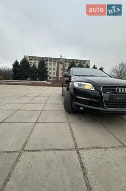 Позашляховик / Кросовер Audi Q7 2009 в 