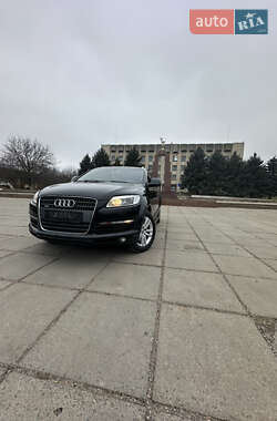 Позашляховик / Кросовер Audi Q7 2009 в 