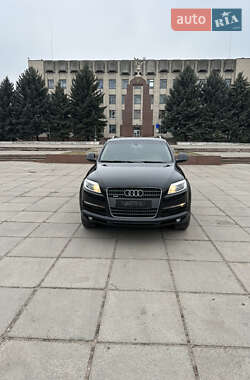 Позашляховик / Кросовер Audi Q7 2009 в 