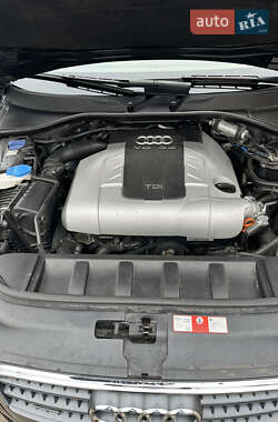 Позашляховик / Кросовер Audi Q7 2009 в 