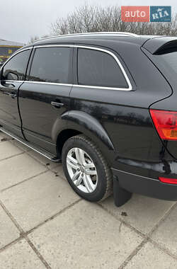 Позашляховик / Кросовер Audi Q7 2009 в 