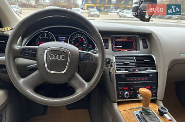 Позашляховик / Кросовер Audi Q7 2009 в 