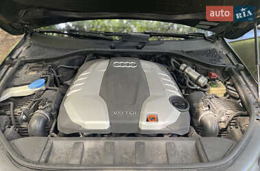 Внедорожник / Кроссовер Audi Q7 2010 в 