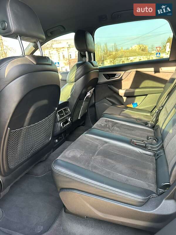 Внедорожник / Кроссовер Audi Q7 2017 в Николаевском