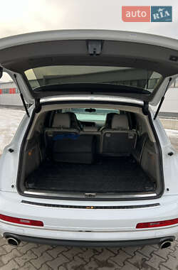 Внедорожник / Кроссовер Audi Q7 2013 в 