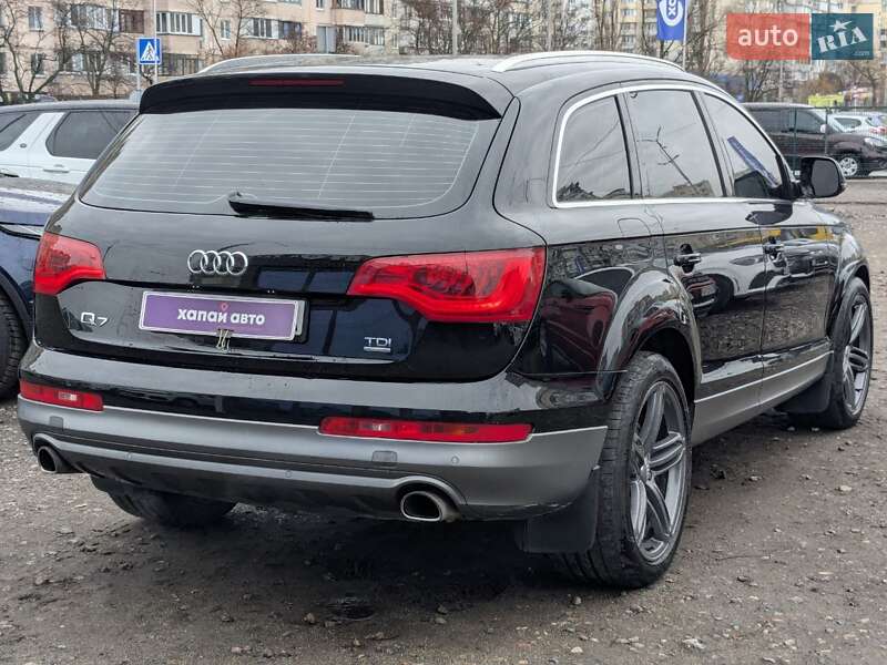 Позашляховик / Кросовер Audi Q7 2013 в Києві