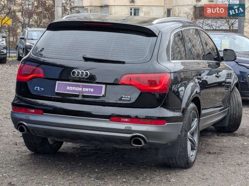 Позашляховик / Кросовер Audi Q7 2013 в Києві
