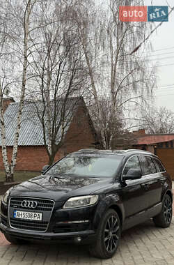 Позашляховик / Кросовер Audi Q7 2007 в 