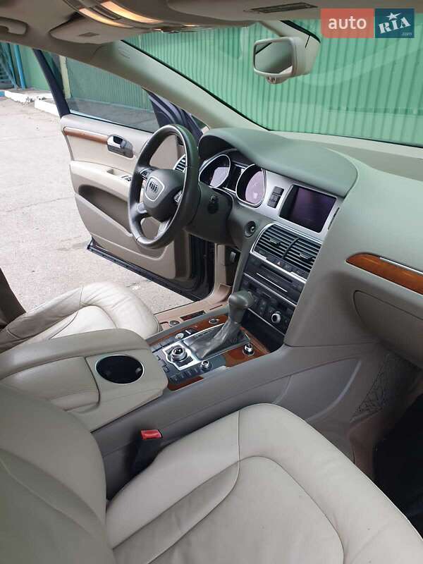 Позашляховик / Кросовер Audi Q7 2013 в Миколаєві