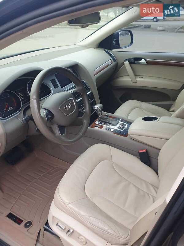 Позашляховик / Кросовер Audi Q7 2013 в Миколаєві