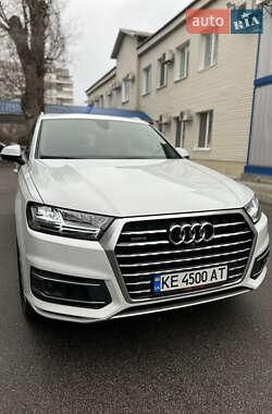 Позашляховик / Кросовер Audi Q7 2017 в Дніпрі