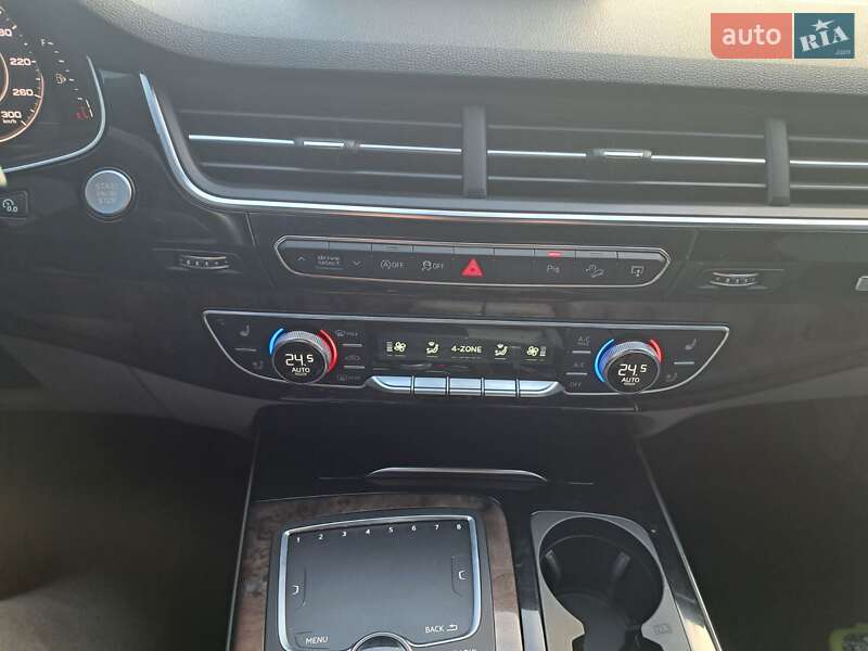 Позашляховик / Кросовер Audi Q7 2016 в Хмельницькому