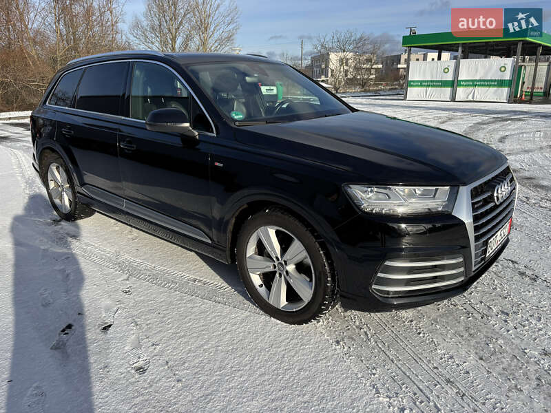Позашляховик / Кросовер Audi Q7 2018 в Лубнах