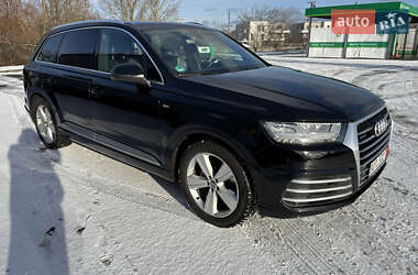 Внедорожник / Кроссовер Audi Q7 2018 в 