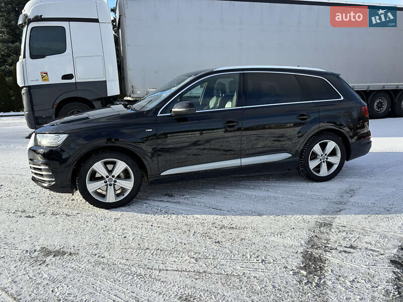 Позашляховик / Кросовер Audi Q7 2018 в Лубнах