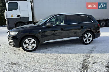 Внедорожник / Кроссовер Audi Q7 2018 в 