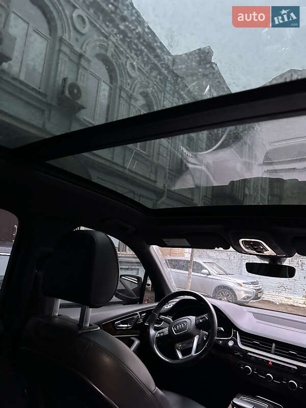 Позашляховик / Кросовер Audi Q7 2016 в Києві