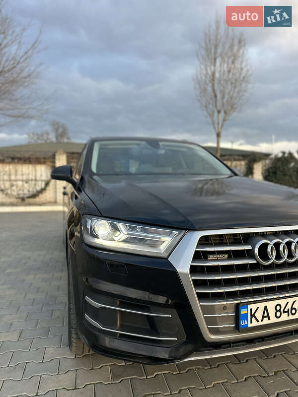 Позашляховик / Кросовер Audi Q7 2017 в Києві