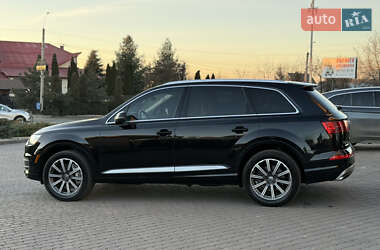 Внедорожник / Кроссовер Audi Q7 2016 в 