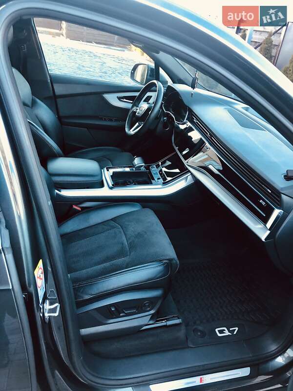Позашляховик / Кросовер Audi Q7 2021 в Кропивницькому
