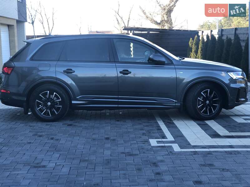 Позашляховик / Кросовер Audi Q7 2021 в Кропивницькому