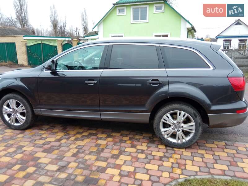 Внедорожник / Кроссовер Audi Q7 2011 в 