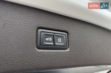 Позашляховик / Кросовер Audi Q7 2018 в 