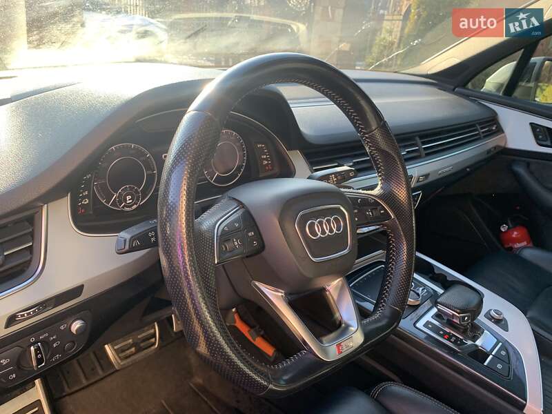 Внедорожник / Кроссовер Audi Q7 2016 в Ровно