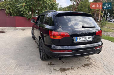 Позашляховик / Кросовер Audi Q7 2009 в 