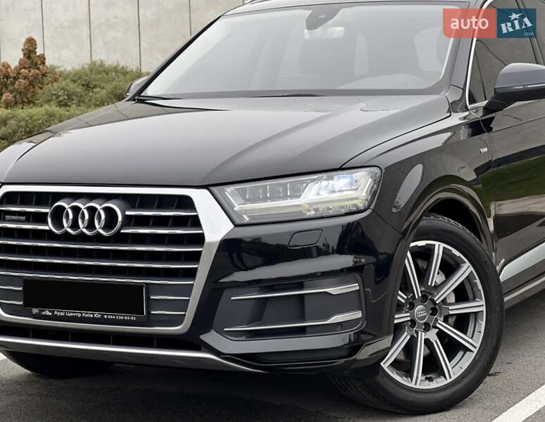 Внедорожник / Кроссовер Audi Q7 2015 в Киеве