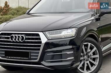 Внедорожник / Кроссовер Audi Q7 2015 в 